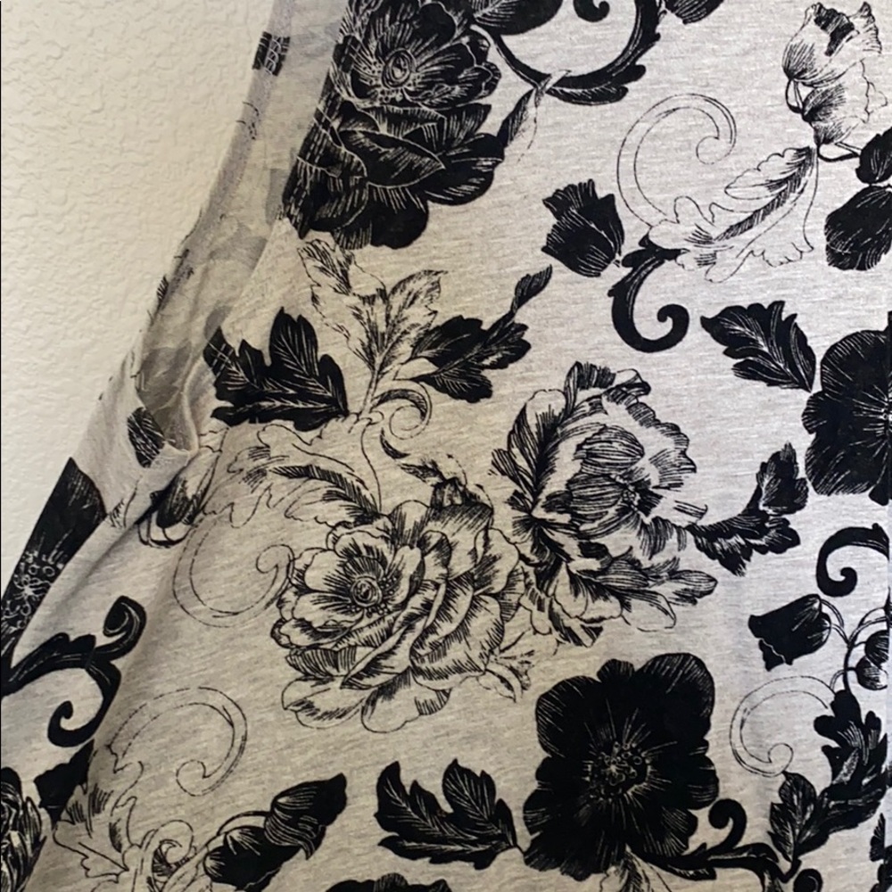 Black velvet flower dress - Picture 2 of 4